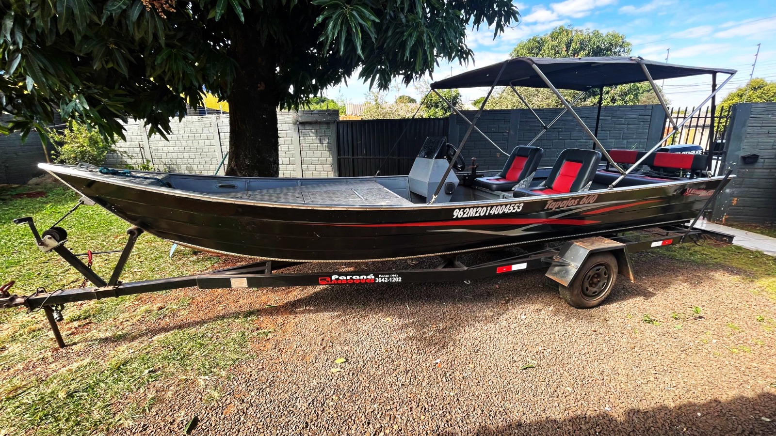BARCO CONJUNTO  DE ALUMÍNIO COM  6 METROS ANO 2013 ,  COM MOTOR 35 HP  EVINRUDE E CARRETA ANO 2020