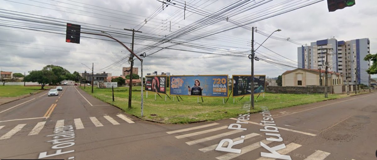 Terreno Comercial Esquina Com 2.888,87 M2 Centro Em Cascavel Pr, localizado em Cascavel - PR