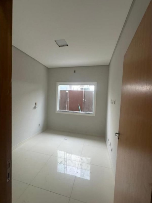 Terreno Com 132 M2 E Casa Com 80,30 M2 (foz Do Iguaçu Parana), localizado em Foz Do Iguaçu - PR, bairro Loteamento Jardim Dona Roca