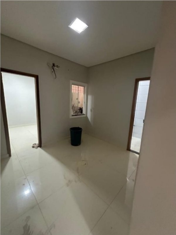 Terreno Com 132 M2 E Casa Com 80,30 M2 (foz Do Iguaçu Parana), localizado em Foz Do Iguaçu - PR, bairro Loteamento Jardim Dona Roca
