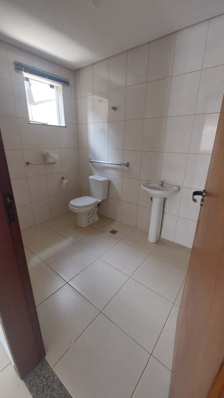 Sala Comerical Centro Cascavel Pr Com 157 M2 Area Total E 106 M2 Area Privativa, localizado em Cascavel - PR, bairro Centro