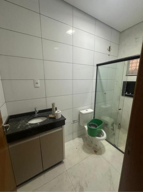Terreno Com 132 M2 E Casa Com 80,30 M2 (foz Do Iguaçu Parana), localizado em Foz Do Iguaçu - PR, bairro Loteamento Jardim Dona Roca