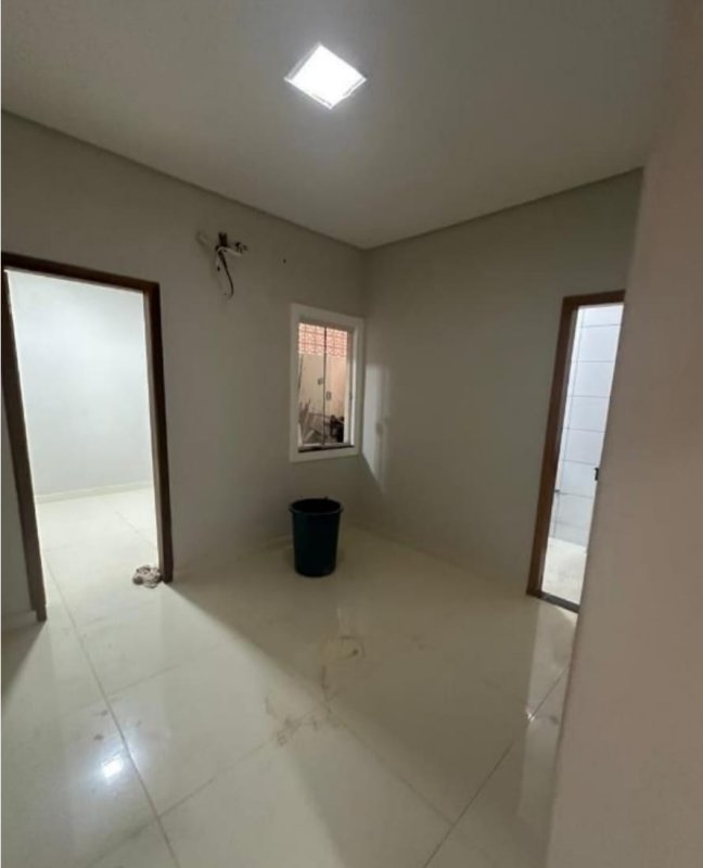 Terreno Com 132 M2 E Casa Com 80,30 M2 (foz Do Iguaçu Parana), localizado em Foz Do Iguaçu - PR, bairro Loteamento Jardim Dona Roca