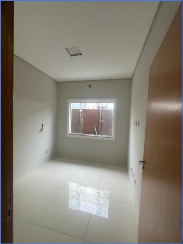 Terreno Com 132 M2 E Casa Com 80,30 M2 (foz Do Iguaçu Parana), localizado em Foz Do Iguaçu - PR, bairro Loteamento Jardim Dona Roca
