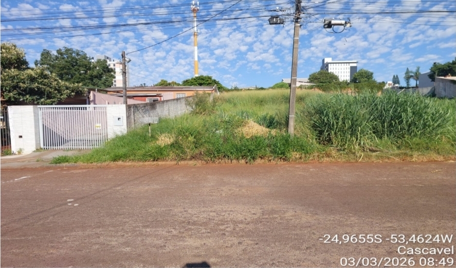 Diversos Imoveis Em Cascavel Pr - 03 Casas + 1 Terrreno De 945 M2 ( Diversas Matrículas), localizado em Cascavel - PR