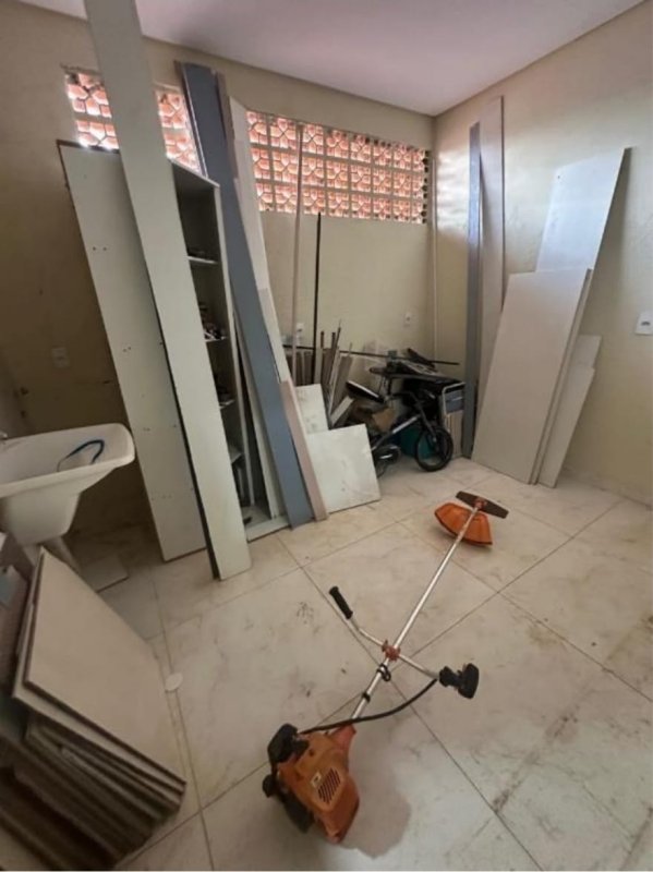 Terreno Com 132 M2 E Casa Com 80,30 M2 (foz Do Iguaçu Parana), localizado em Foz Do Iguaçu - PR, bairro Loteamento Jardim Dona Roca